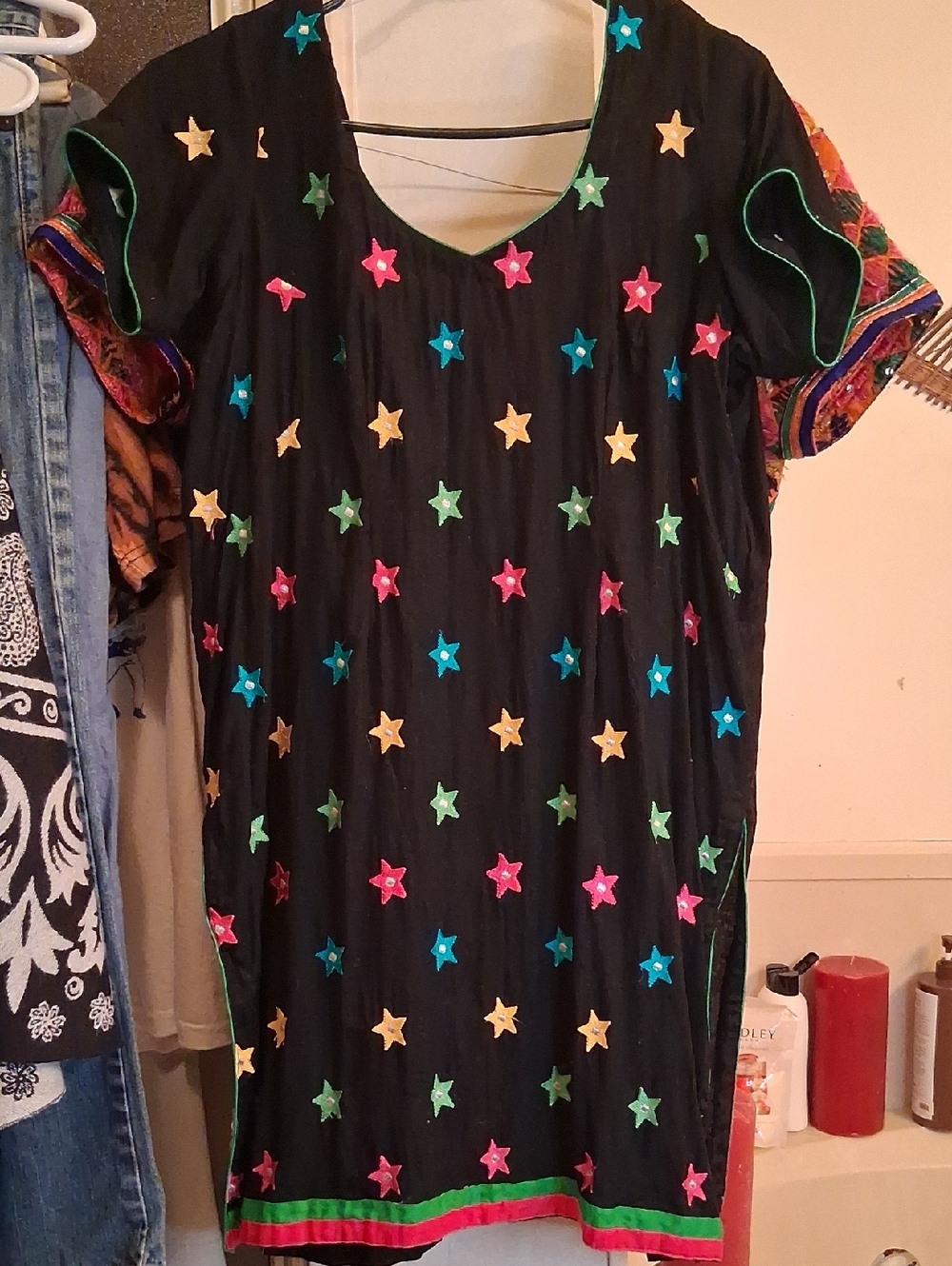 Black Star-Embroidered Tunic with Neon Accents,sz.m-L